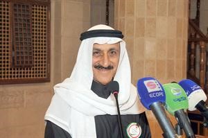 دعبدالرضا اسيري متحدثا في ندوة دمعصومة المبارك﻿