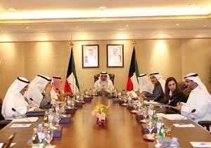 سمو رئيس مجلس الوزراء الشيخ جابر المبارك مترئسا اجتماع مجلس الوزراء﻿