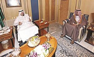 خادم الحرمين الشريفين الملك عبدالله بن عبدالعزيز مستقبلا صاحب السمو الملكي ولي العهد الامير سلمان بن عبدالعزيزواس