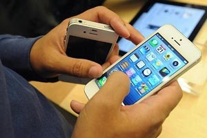 الهواتف الذكية وأجهزة الاتصالات المتطورة ممنوعة من دخول سورية