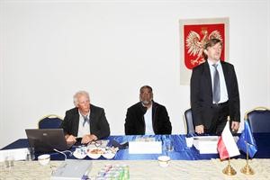جانب من المؤتمر الصحافي	 متين غوزال﻿