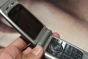 4 سلبوا مواطناً هاتفه النقال في علي صباح السالم