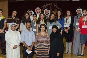 المشاركون في المناظرة مع المنظمين﻿