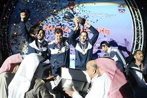 فرحة اللاعبين بالالقاب في ختام البطولة﻿
