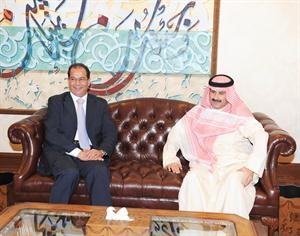 الشيخ مبارك الدعيج مستقبلا فيصل الشبول﻿