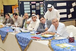 عدد من القيادات التربوية المشاركة في ورشة العمل﻿