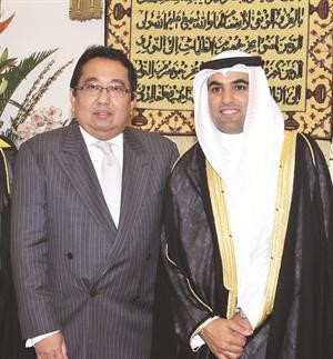 السفير الاندونيسي يبارك للمعرس محمد خالد البشارة﻿