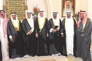 الشيخ دابراهيم الدعيج والشيخ فيصل السعود والشيخ مشعل الاحمد يقدمون التهاني﻿