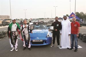 بلال الخروبي وغازي البابطين مع الفائزين

