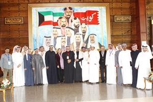 فيصل القناعي مع المجتمعين في المؤتمر الاسيوي﻿