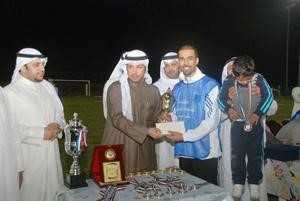 تسليم الجوائز للفائزين﻿