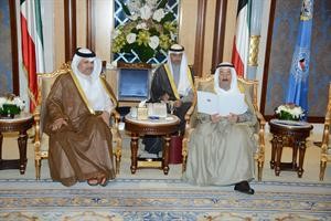 صاحب السمو الامير يتسلم رسالة امير قطر من السفير عبدالعزيز الفهيد
