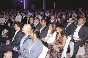 متابعة من الحضور﻿