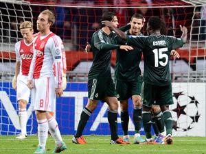 فرحة ثلاثي ريال مدريد رونالدو وكاكا وايسيان بالفوز في مباراة الذهاب على اياكس