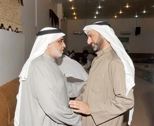 ناخب يهنئ عبدالصمد