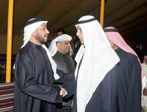 الدويسان في استقبال المهنئين
