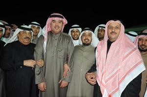 محمد البراك متوسطا المهنئين