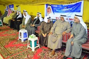 احمد لاري مع الحضور