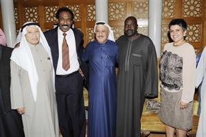 اعضاء من السلك الديبلوماسي يباركون
