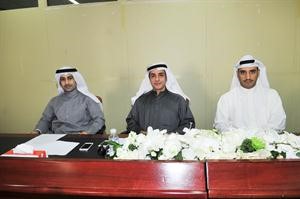 احمد ابراهيم الاول من اليمين خلال عمومية مدى 	اسامة ابوعطية﻿