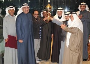 الشيخ ضاري الفهد يسلم حمد الدبوس كاس ابطال الدرجة الثانية
