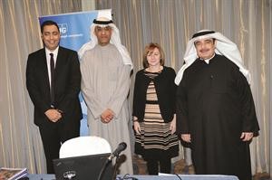 درشيد القناعي وصافي المطوع ومحاضرو الدورة التدريبية هاني عبدالله
