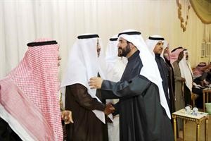حماد يستقبل التهاني﻿