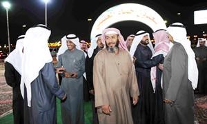 حماد بين مؤيديه﻿