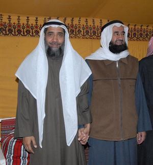 وائل الحساوي يقدم التهاني للجيران
