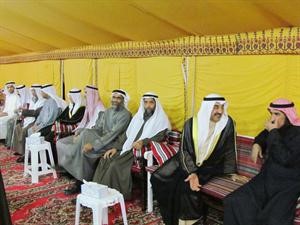 جاسم الخرافي مع الحضور في مقر الجيران
