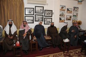 احمد المليفي متوسطا النواب خلال الاجتماع

