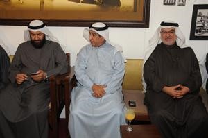 خليل الصالح ومعادل الخرافي ودعلي العمير

