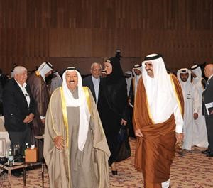 حديث باسم بين صاحب السمو الامير الشيخ صباح الاحمد وصاحب السمو الشيخ حمد بن خليفة﻿