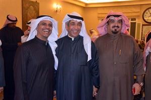 الخرافي بين محبيه