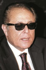 مجمود عبد العزيز