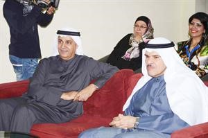 الشيخ سلمان الحمود وعلي اليوحة في مقدمة الحضور﻿