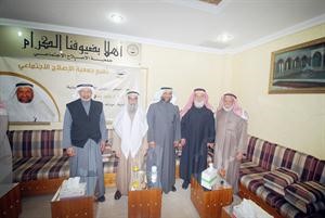 حمود الرومي ودجاسم الياسين وحامد الياقوت خلال الحفل﻿