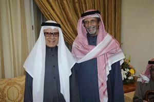 فهد المعجل مهنئا صلاح العتيقي﻿