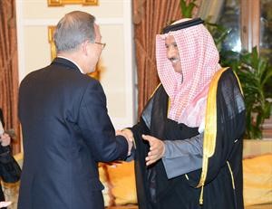 بان كي مون مصافحا سمو رئيس الوزراء الشيخ جابر المبارك﻿