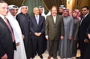 السفير المصري والفنان محمد المنصور يهنئان
