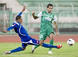 جانب من لقاء الذهاب بين الفريقين	الازرق كوم﻿