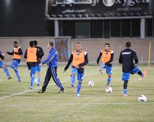 لاعبو الازرق يستعدون لبطولة غرب اسيا 	هاني الشمري﻿