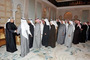 يعقوب الصانع في استقبال المهنئين﻿