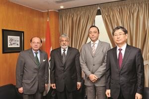 السفير ساتيس ميهتا مستقبلا سفيري كوريا وباكستان لتقديم واجب العزاء 	متين غوزال﻿