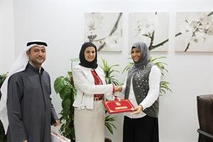 تكريم احدى الطالبات﻿