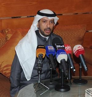 نواف الفزيع متحدثا في المؤتمر الصحافي﻿