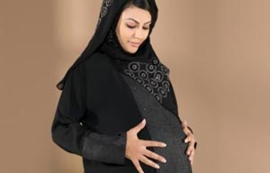 3 أخوات يلدن 3 فتيات اثنتان منهن في اليوم نفسه.. وحمى 12-12-2012 تصيب الحوامل