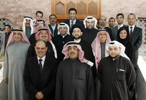 السيد عمار الحكيم مع اعضاء الوفد الصحافي الكويتي
