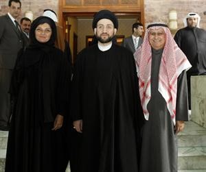 الحكيم مع الزميل احمد بهبهاني والزميلة داليا بهبهاني
