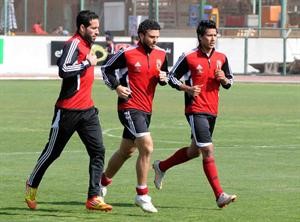 لاعبو الاهلي يواصلون تدريباتهم بجدية في اليابان
